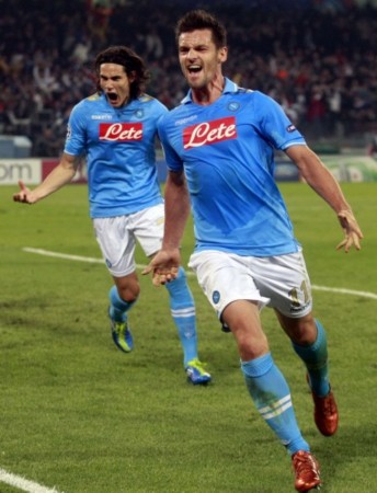 坐鎮主場的 坐鎮主場的