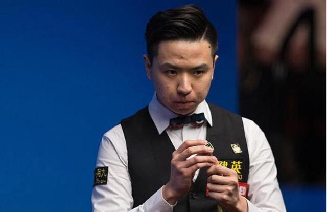 透露着某种 透露着某种